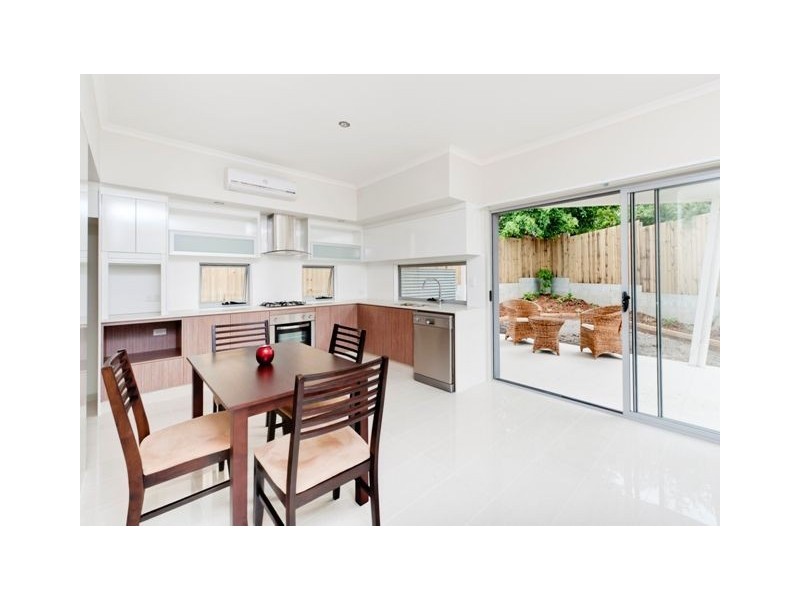 9 Ames Street, Coorparoo QLD 4151