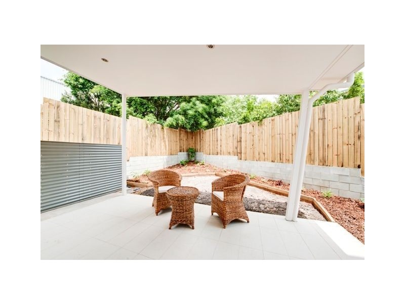 9 Ames Street, Coorparoo QLD 4151