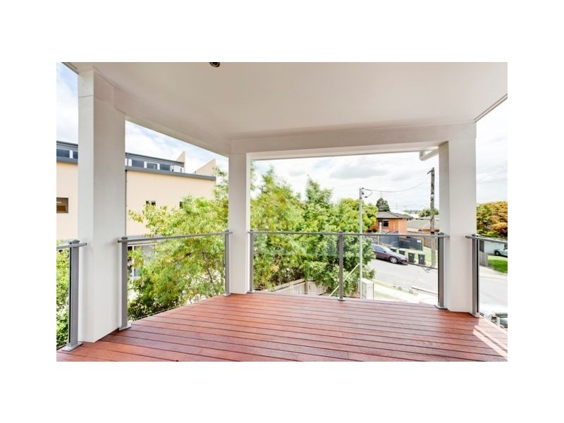 9 Ames Street, Coorparoo QLD 4151