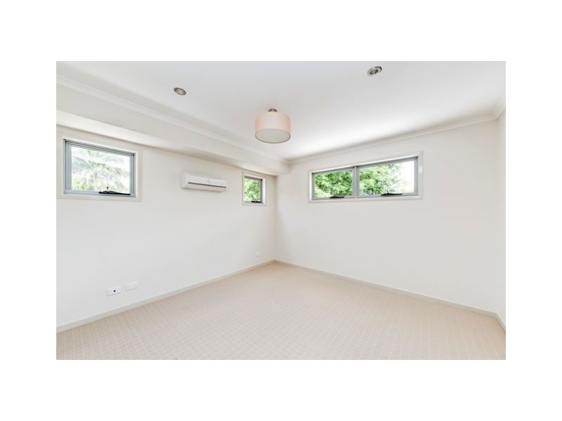 9 Ames Street, Coorparoo QLD 4151