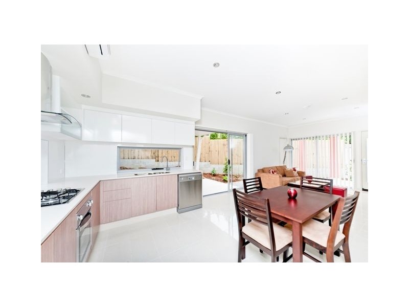 9 Ames Street, Coorparoo QLD 4151