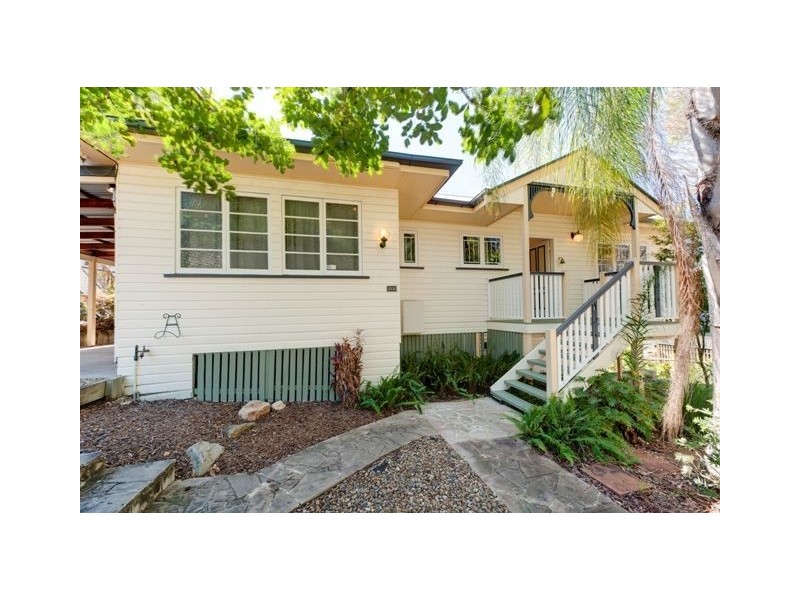 110 Martha Street, Camp Hill QLD 4152