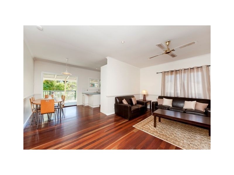 110 Martha Street, Camp Hill QLD 4152