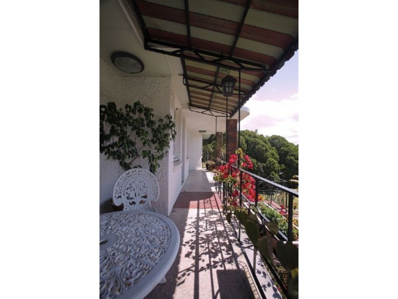 12 Sterculia Avenue, Holland Park West QLD 4121