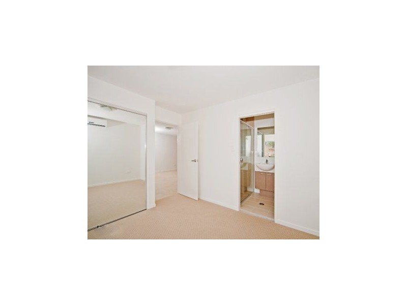 1 & 6/28 Adelaide Street, Carina QLD 4152