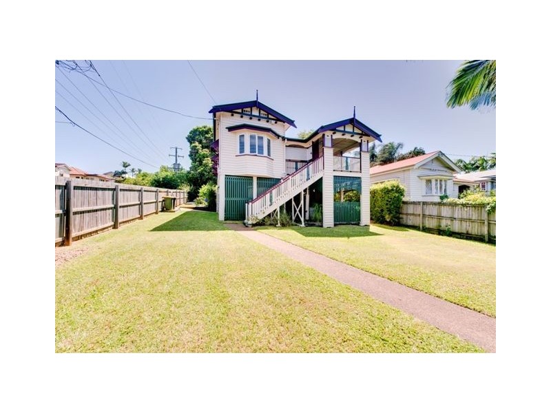 1081 Logan Road, Holland Park West QLD 4121