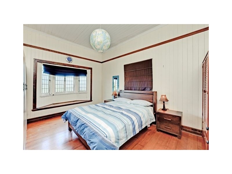 1081 Logan Road, Holland Park West QLD 4121