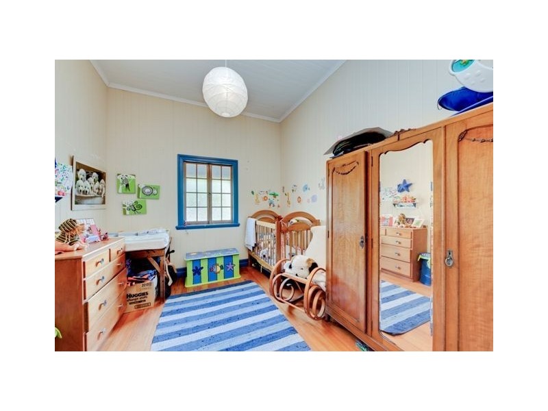 1081 Logan Road, Holland Park West QLD 4121