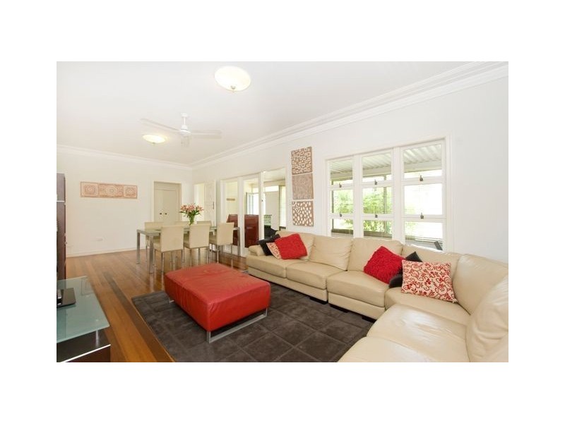 27 Emlyn Street, Coorparoo QLD 4151