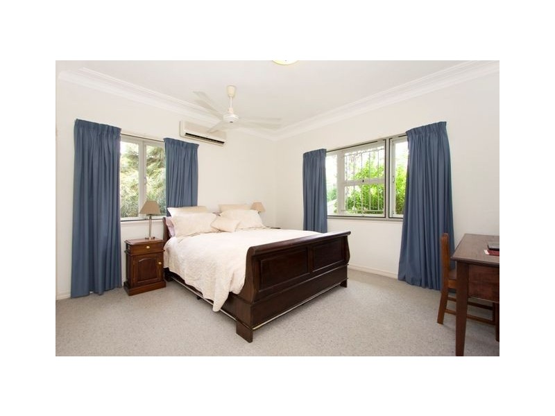 27 Emlyn Street, Coorparoo QLD 4151