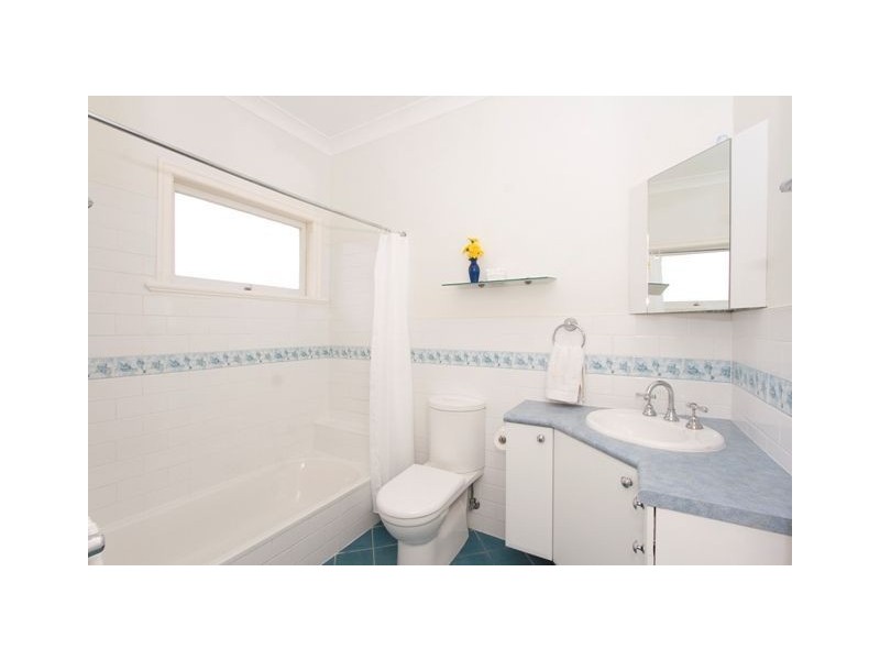 27 Emlyn Street, Coorparoo QLD 4151