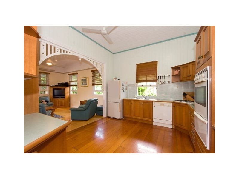 58 Thynne Avenue, Norman Park QLD 4170