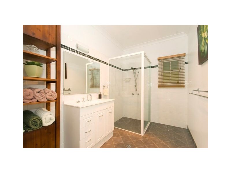 58 Thynne Avenue, Norman Park QLD 4170