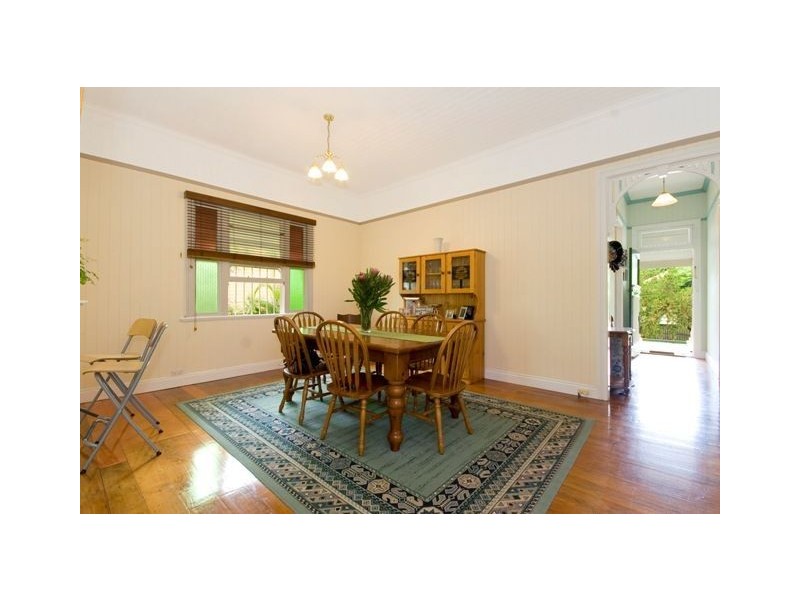 58 Thynne Avenue, Norman Park QLD 4170