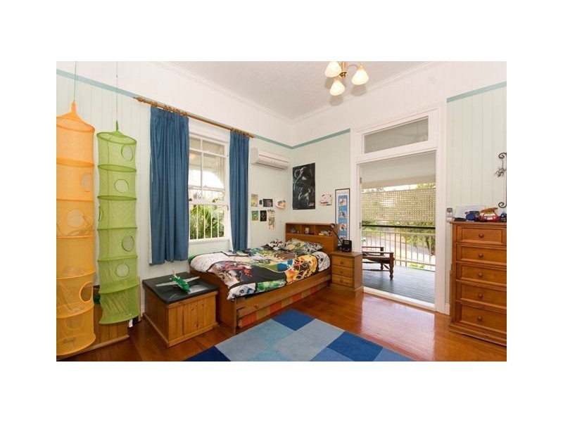 58 Thynne Avenue, Norman Park QLD 4170