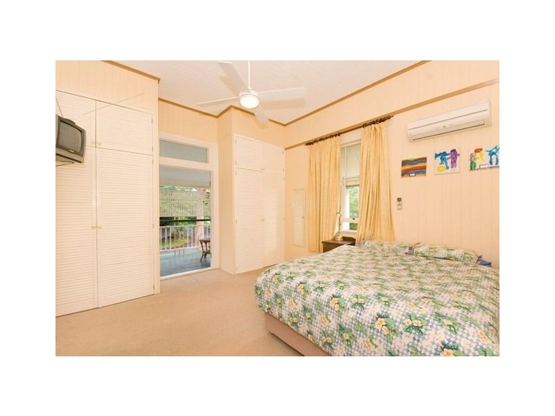 58 Thynne Avenue, Norman Park QLD 4170