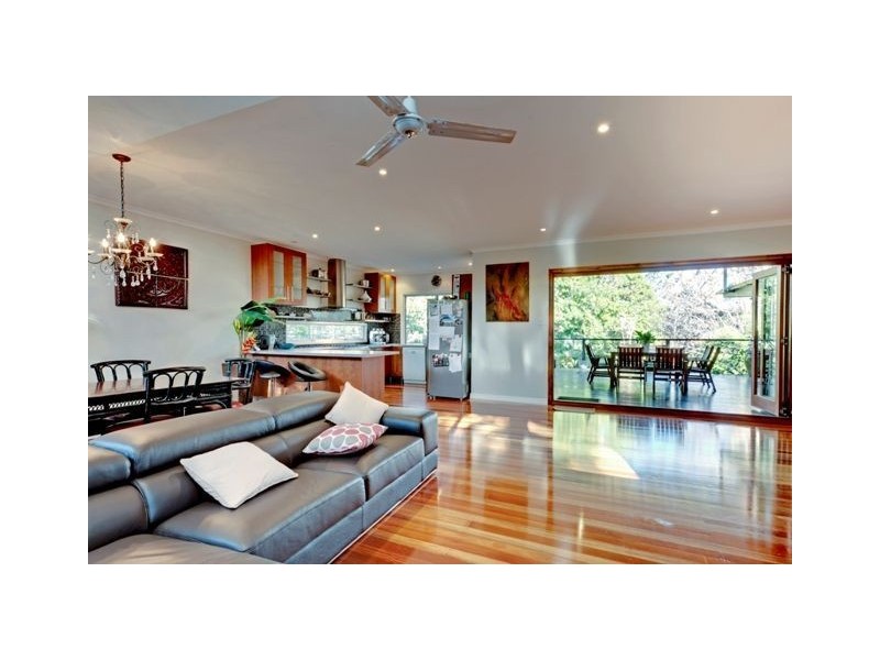 101 The Promenade, Camp Hill QLD 4152