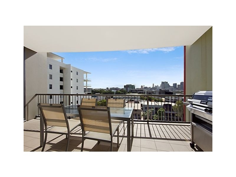1073/18 Manning Street, Milton QLD 4064