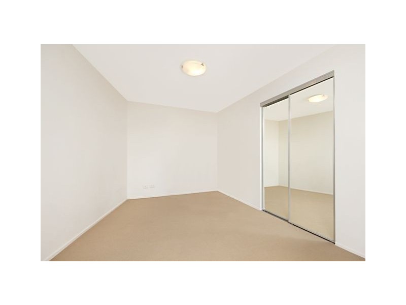 1073/18 Manning Street, Milton QLD 4064