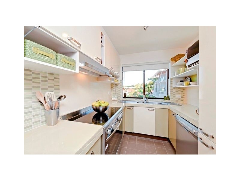 4/90 Pembroke Road, Coorparoo QLD 4151