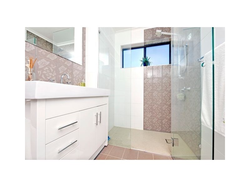 4/90 Pembroke Road, Coorparoo QLD 4151