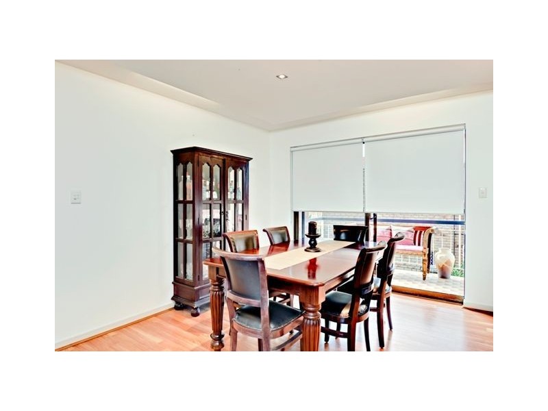 4/90 Pembroke Road, Coorparoo QLD 4151