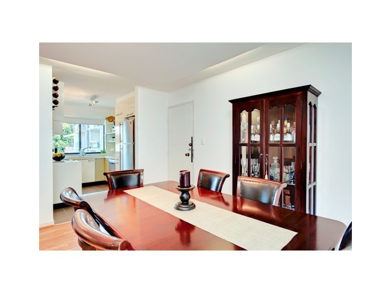 4/90 Pembroke Road, Coorparoo QLD 4151