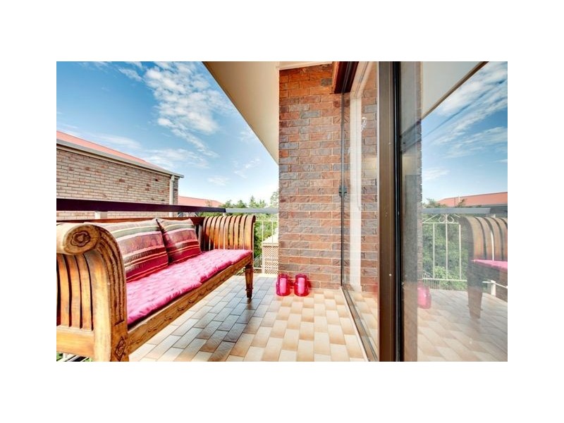 4/90 Pembroke Road, Coorparoo QLD 4151