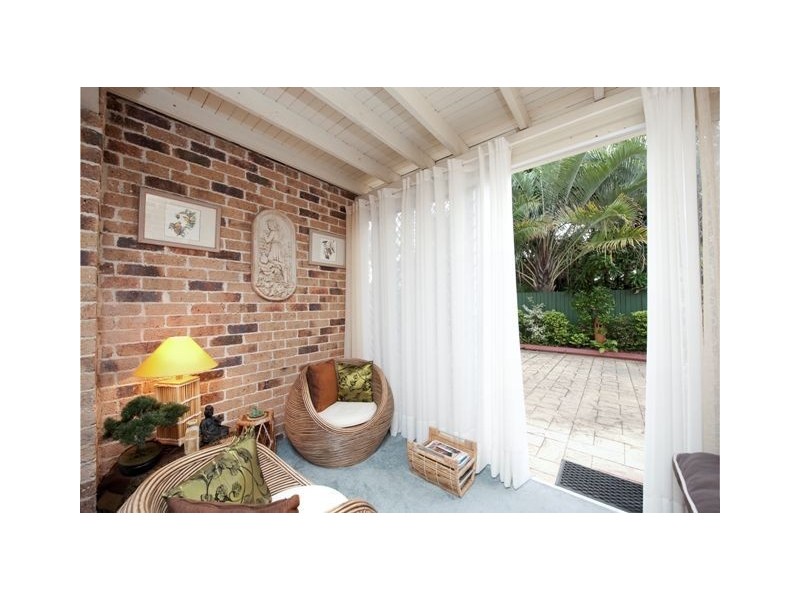 2/37 Cedar Street, Greenslopes QLD 4120