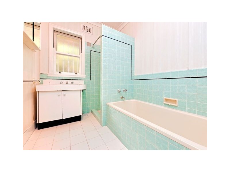 19 Springleigh Street, Coorparoo QLD 4151