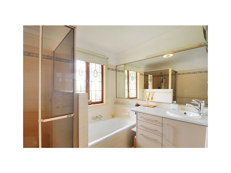 77 Warilda Street, Camp Hill QLD 4152