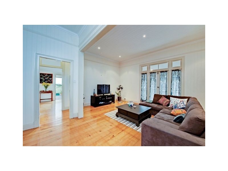 120 Cracknell Road, Tarragindi QLD 4121