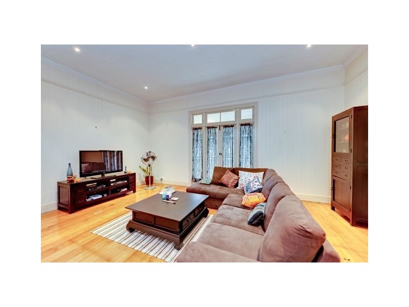 120 Cracknell Road, Tarragindi QLD 4121