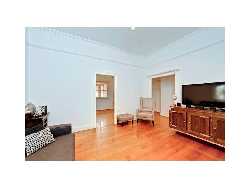 67 Sackville Street, Greenslopes QLD 4120