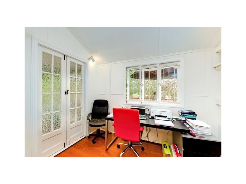 67 Sackville Street, Greenslopes QLD 4120