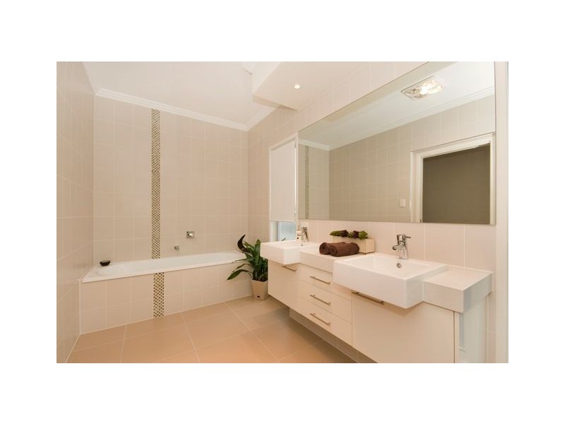 76 Marriott Street, Coorparoo QLD 4151