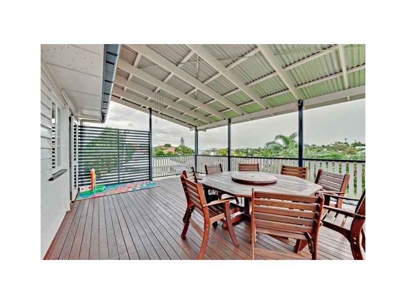 2 Prout Street, Camp Hill QLD 4152