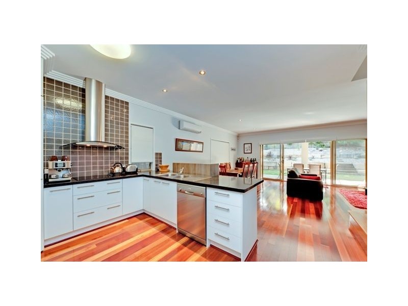 37a Raven Street, Camp Hill QLD 4152