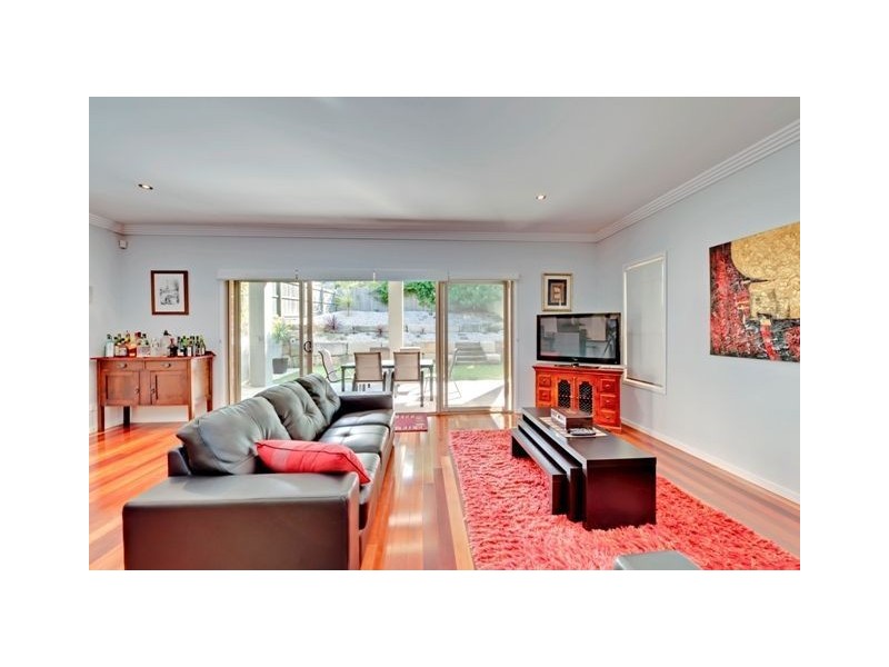 37a Raven Street, Camp Hill QLD 4152