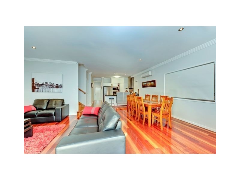 37a Raven Street, Camp Hill QLD 4152