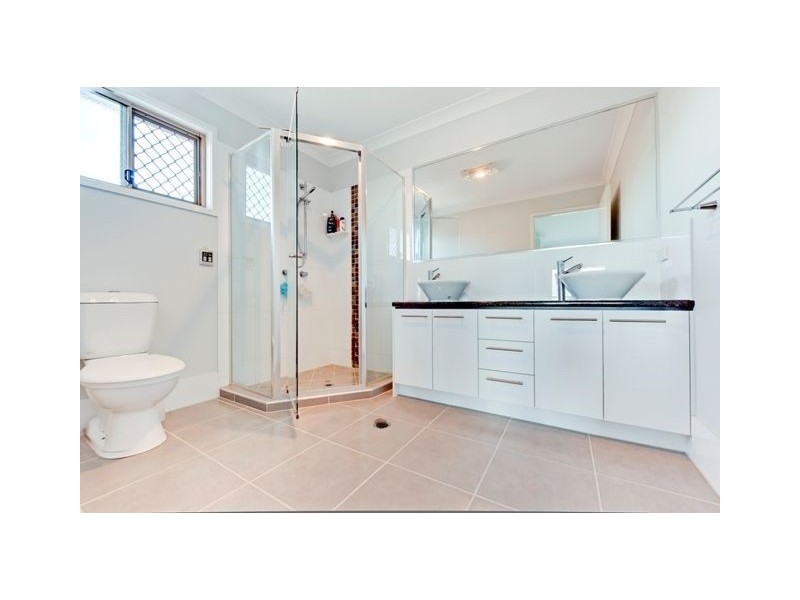 37a Raven Street, Camp Hill QLD 4152