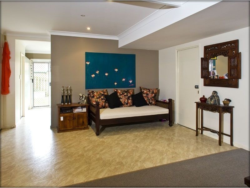 12 Hillside Crescent, Seven Hills QLD 4170