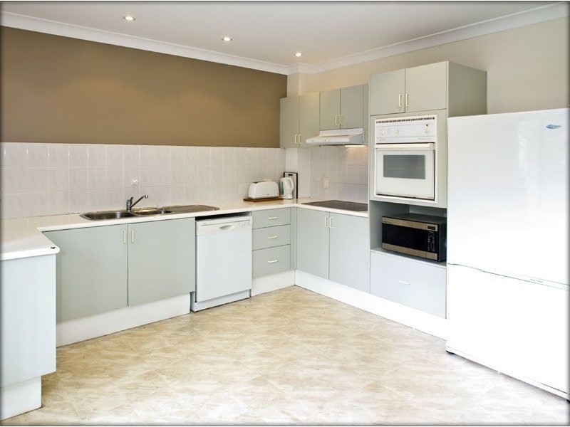 12 Hillside Crescent, Seven Hills QLD 4170