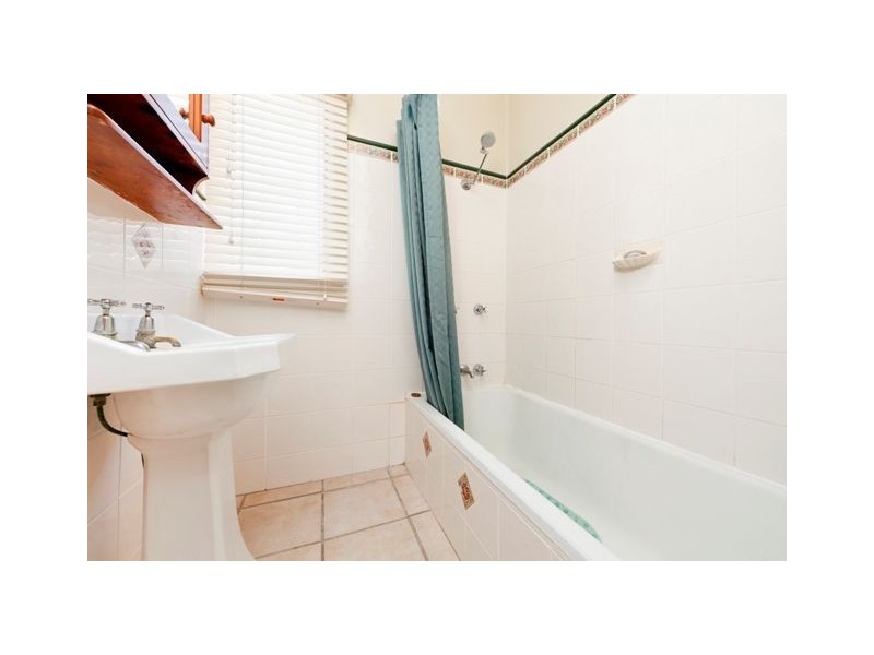 59 Woodhill Avenue, Coorparoo QLD 4151