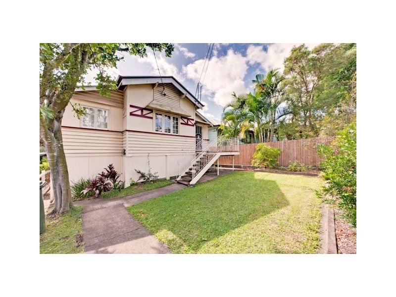 26 Halland Terrace, Camp Hill QLD 4152