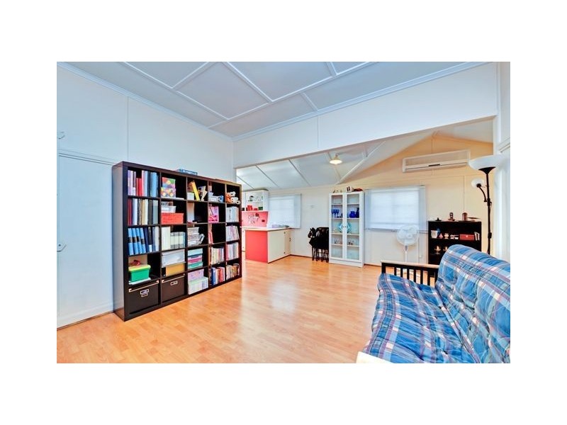 26 Halland Terrace, Camp Hill QLD 4152