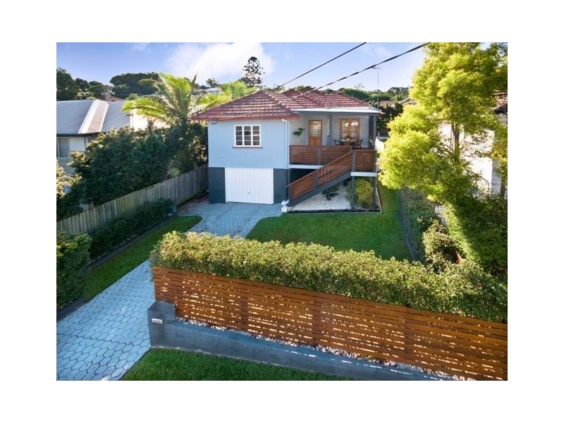 30 Wylie Avenue, Coorparoo QLD 4151