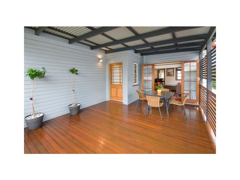 30 Wylie Avenue, Coorparoo QLD 4151