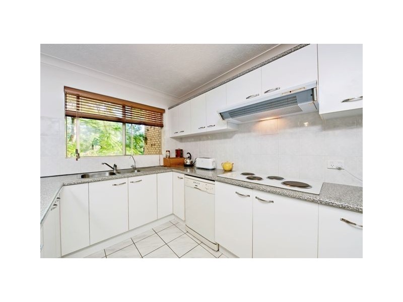 8/98 Pembroke Road, Coorparoo QLD 4151