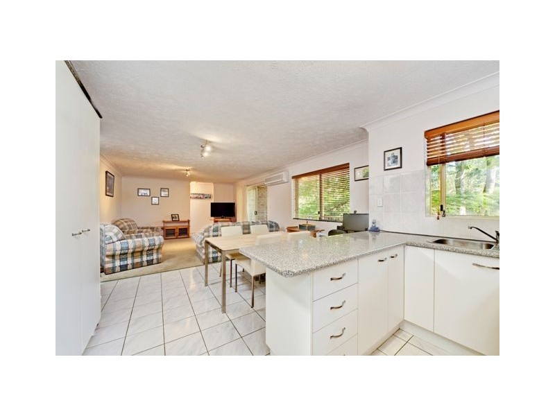 8/98 Pembroke Road, Coorparoo QLD 4151